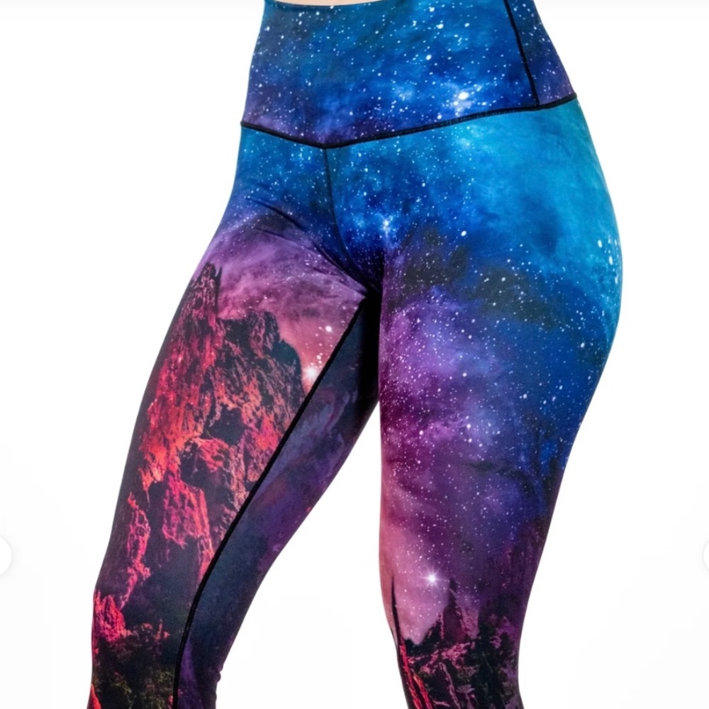 Colorado Threads XL Yoga Pants NWOT Garden of the Gods Made with Recycled Materi